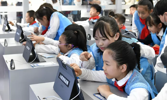 China Launches Global AI Education Platform to Expand Digital Learning Worldwide